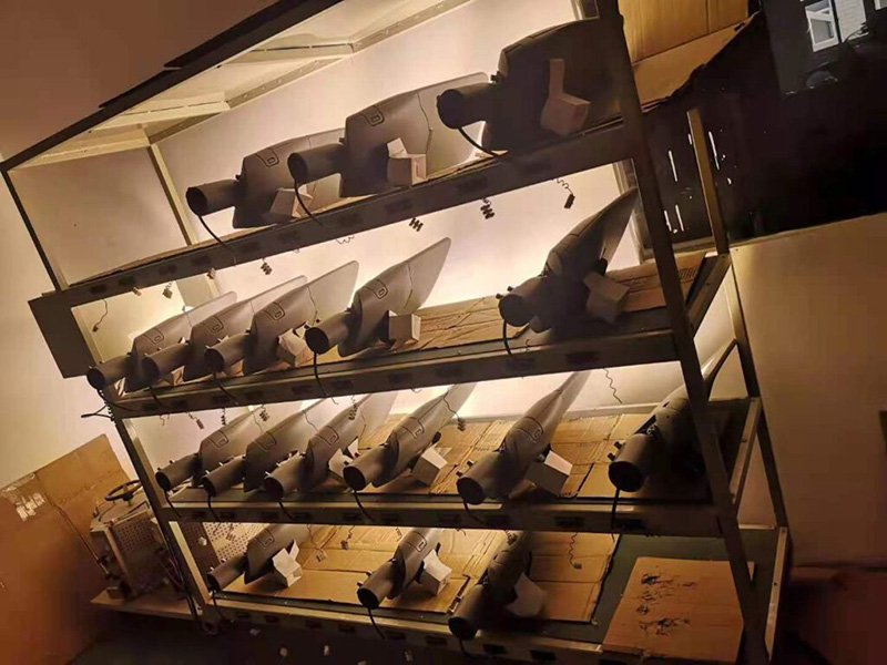 Fitur saka lampu dalan LED